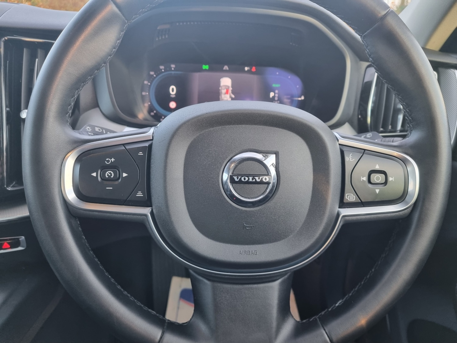 Used Volvo XC60 2023 for sale - 76706637: Photo 12