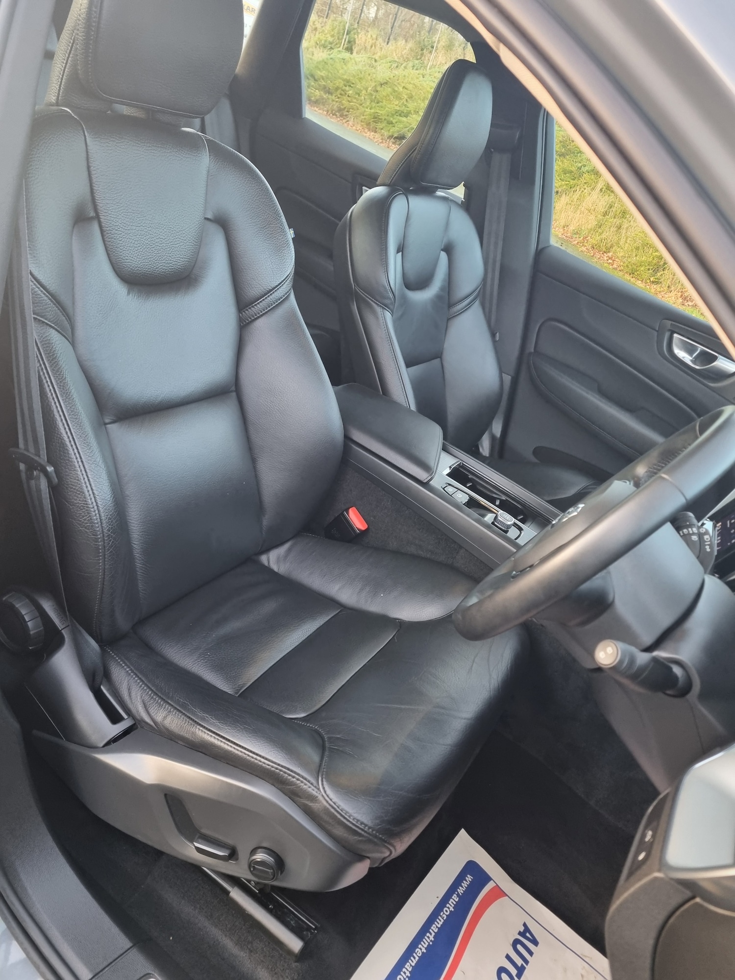 Used Volvo XC60 2023 for sale - 76706637: Photo 8