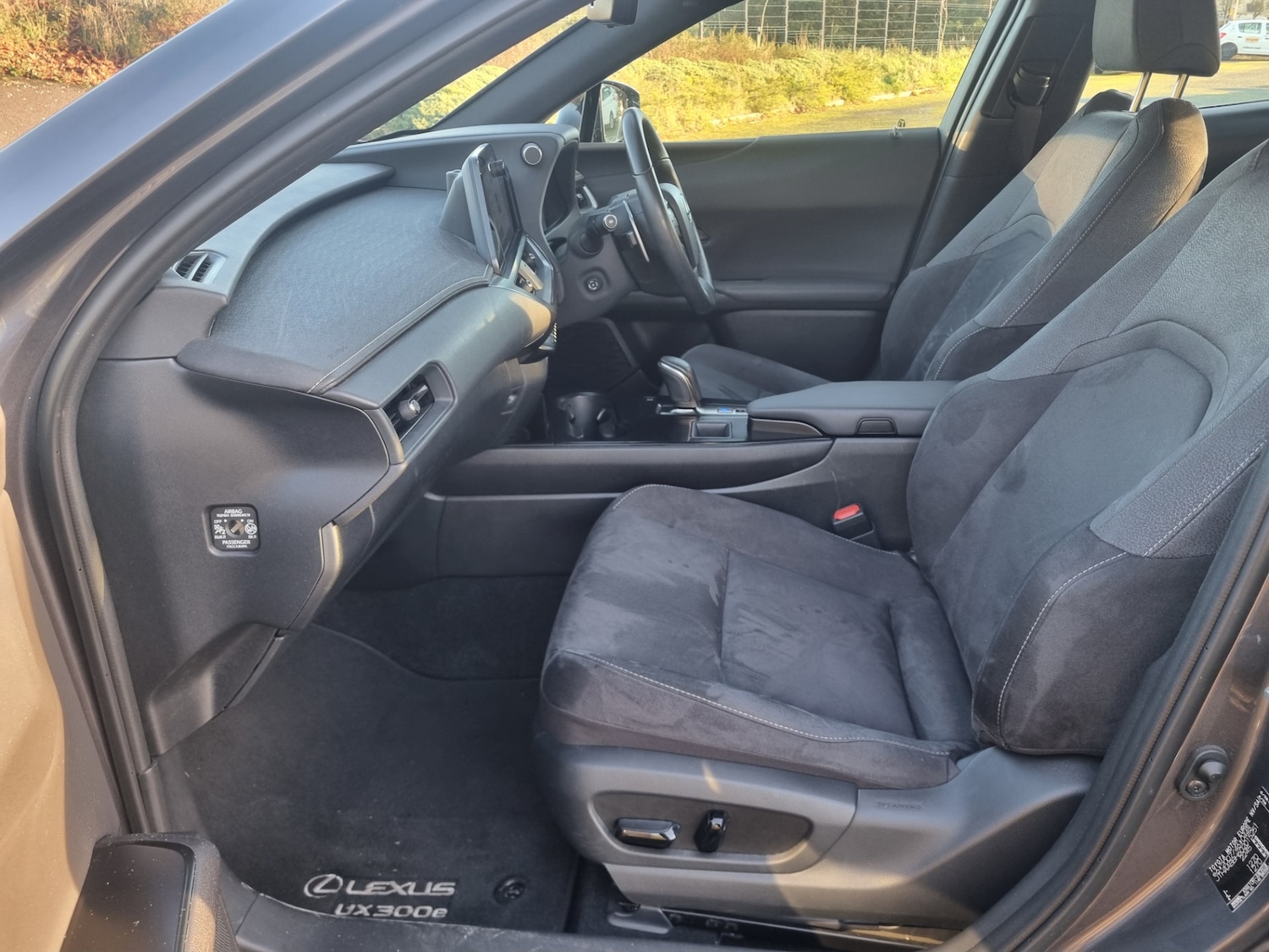 Used Lexus UX 2024 for sale - 76709642: Photo 15