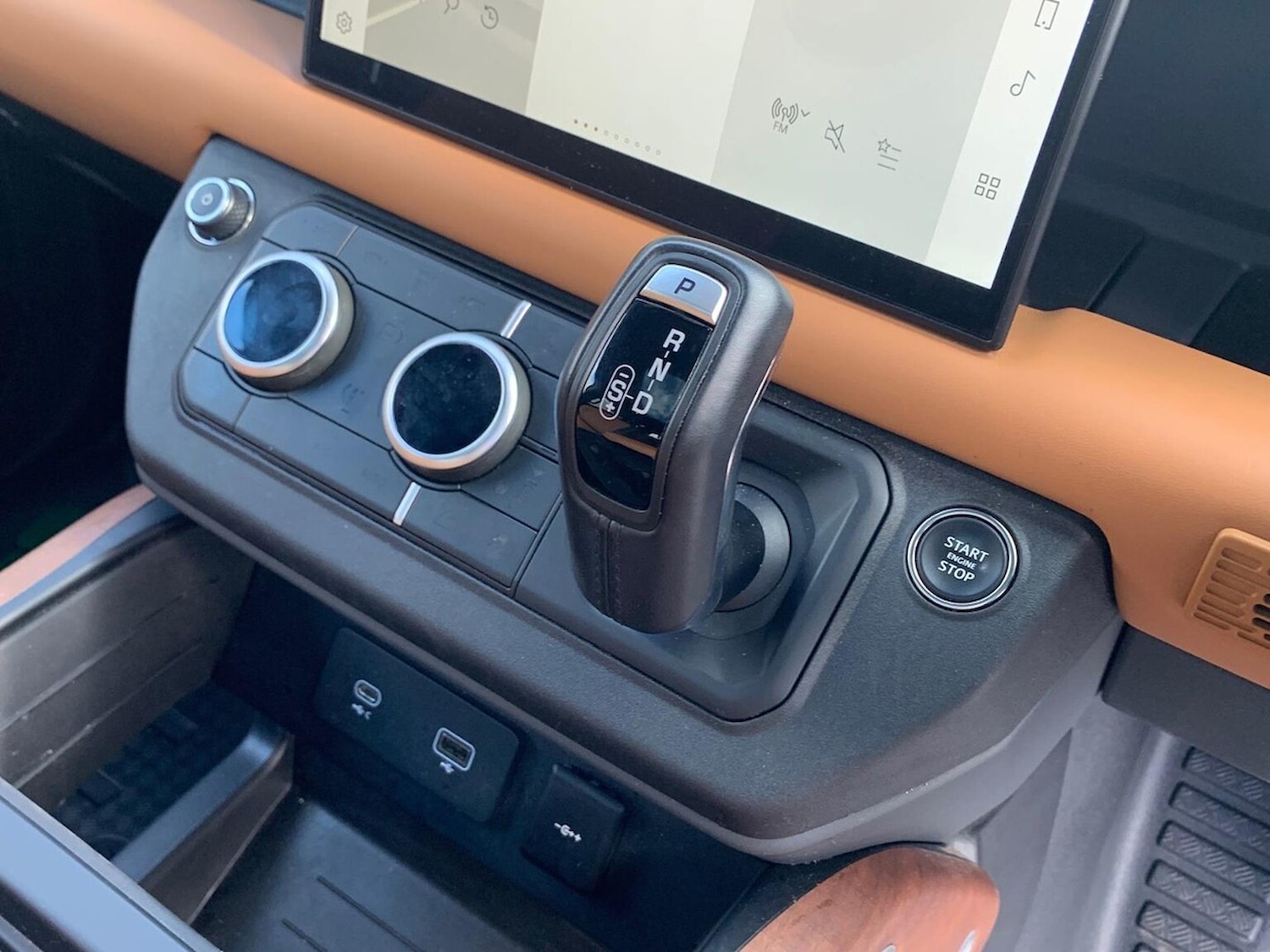 Used Land Rover Defender 2024 for sale - 76490785: Photo 13