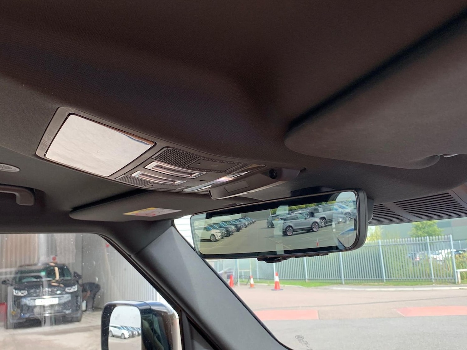 Used Land Rover Defender 2024 for sale - 76490785: Photo 23