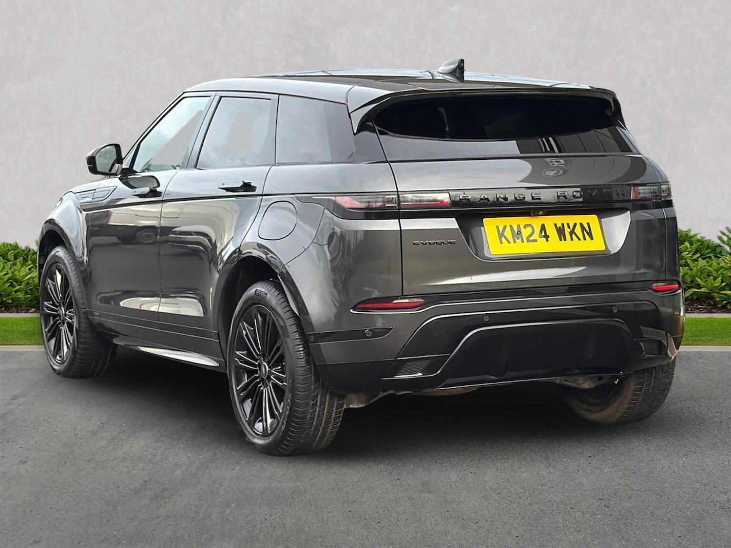 Used Land Rover Range Rover Evoque 2024 for sale - 76879698: Photo 2