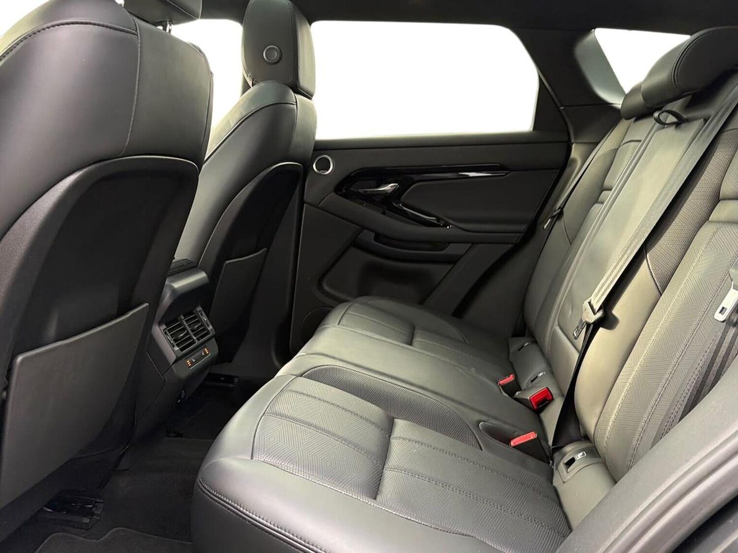 Used Land Rover Range Rover Evoque 2024 for sale - 76879698: Photo 4