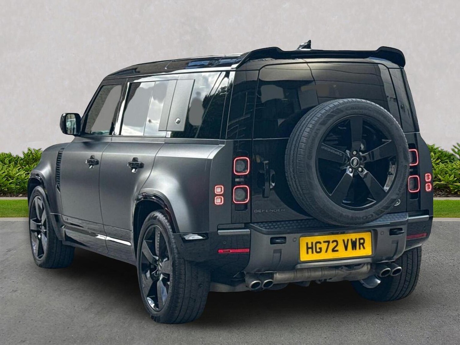 Used Land Rover Defender 2022 for sale - 76682562: Photo 2