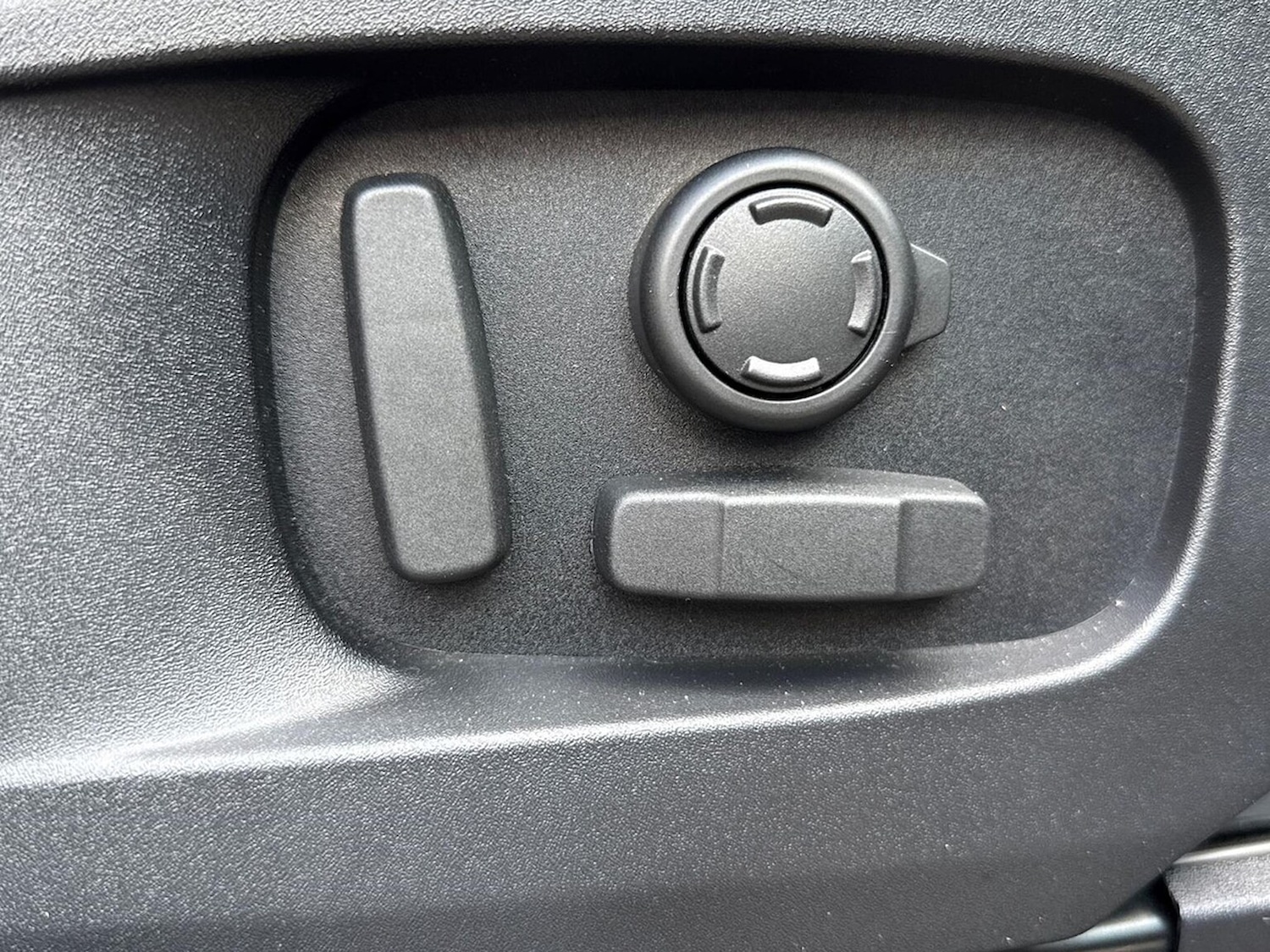 Used Land Rover Defender 2022 for sale - 76682562: Photo 35