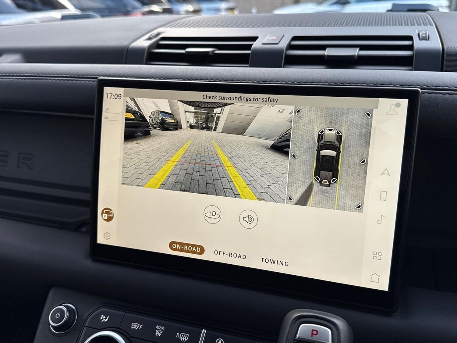 Used Land Rover Defender 2022 for sale - 77488167: Photo 12