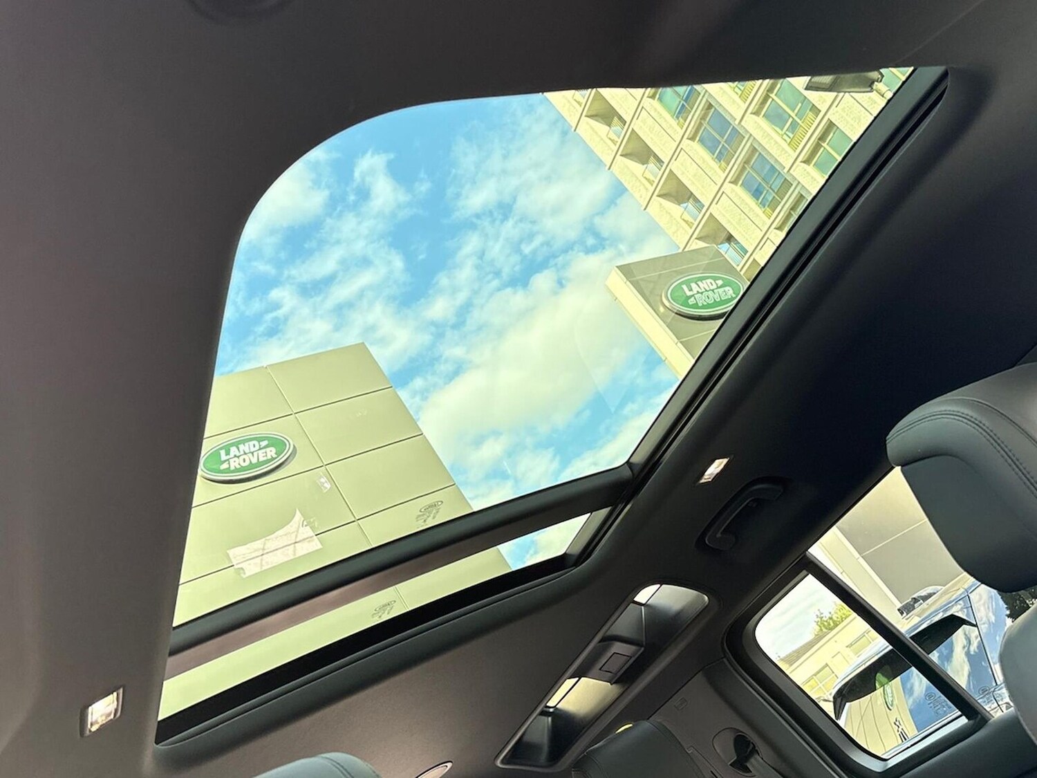 Used Land Rover Defender 2022 for sale - 77488167: Photo 21