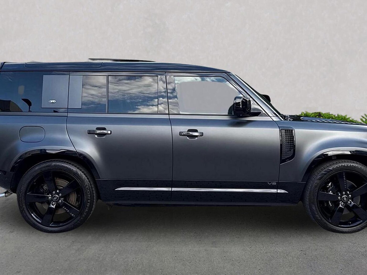 Used Land Rover Defender 2022 for sale - 77488167: Photo 5