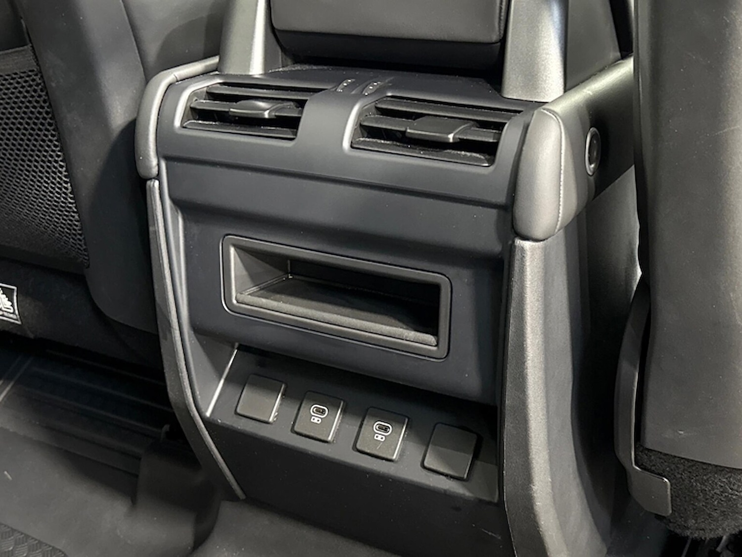 Used Land Rover Defender 2024 for sale - 76655866: Photo 18