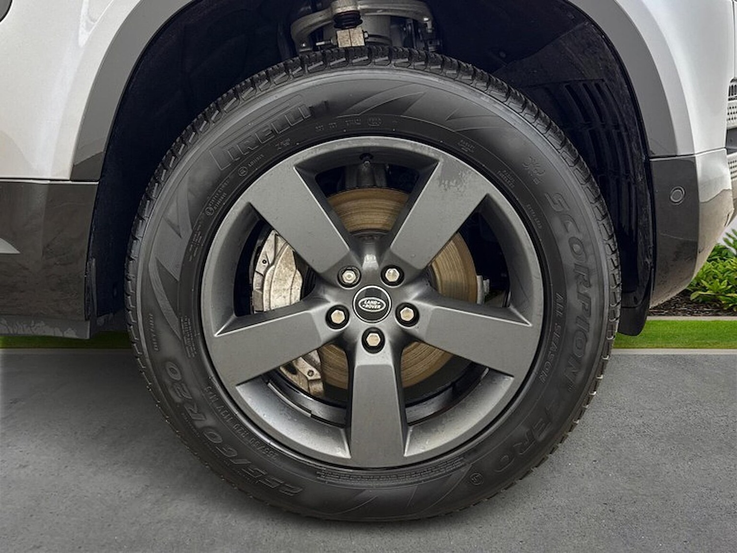 Used Land Rover Defender 2024 for sale - 76655866: Photo 8