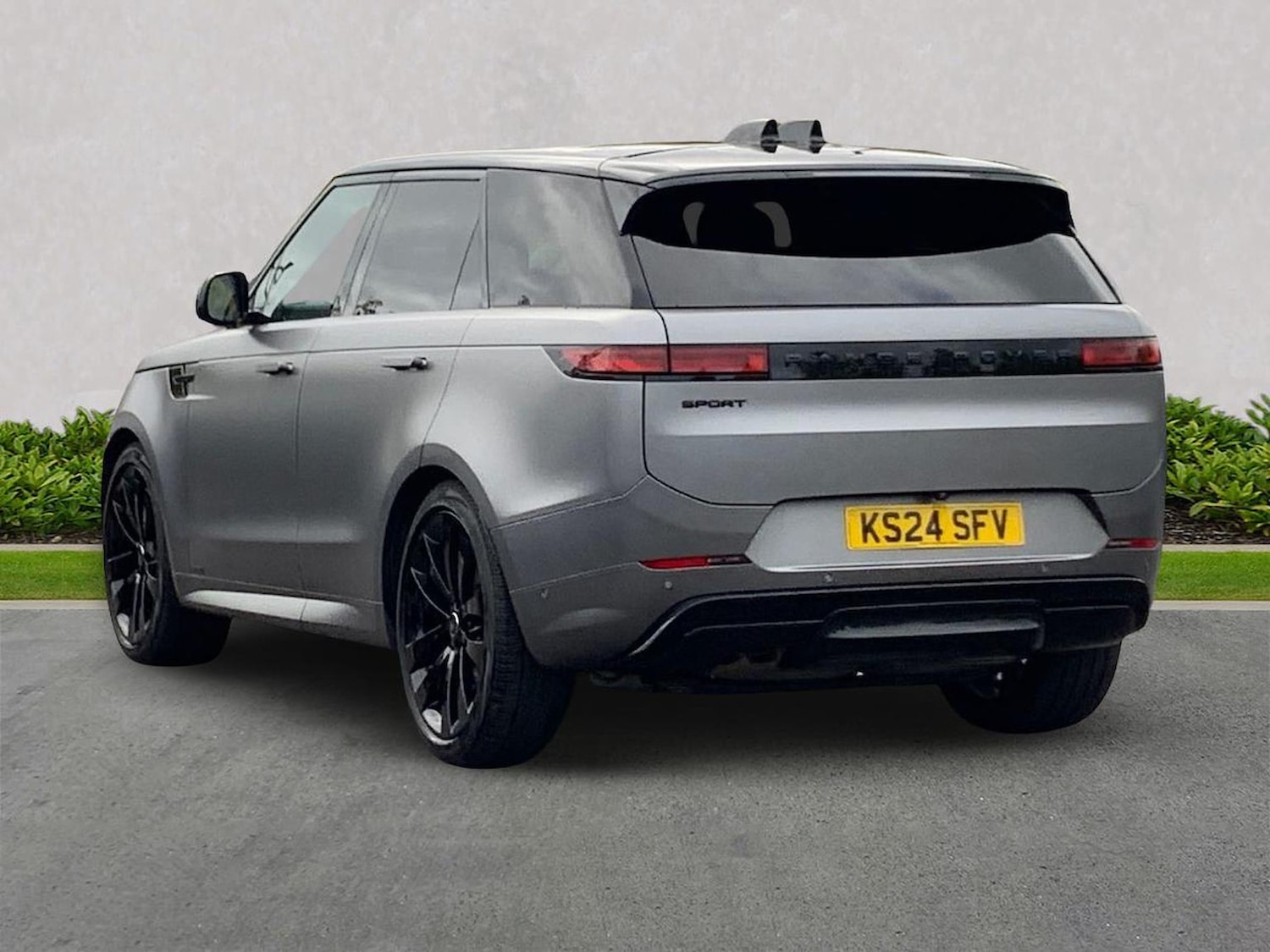 Used Land Rover Range Rover Sport 2024 for sale - 76525814: Photo 2