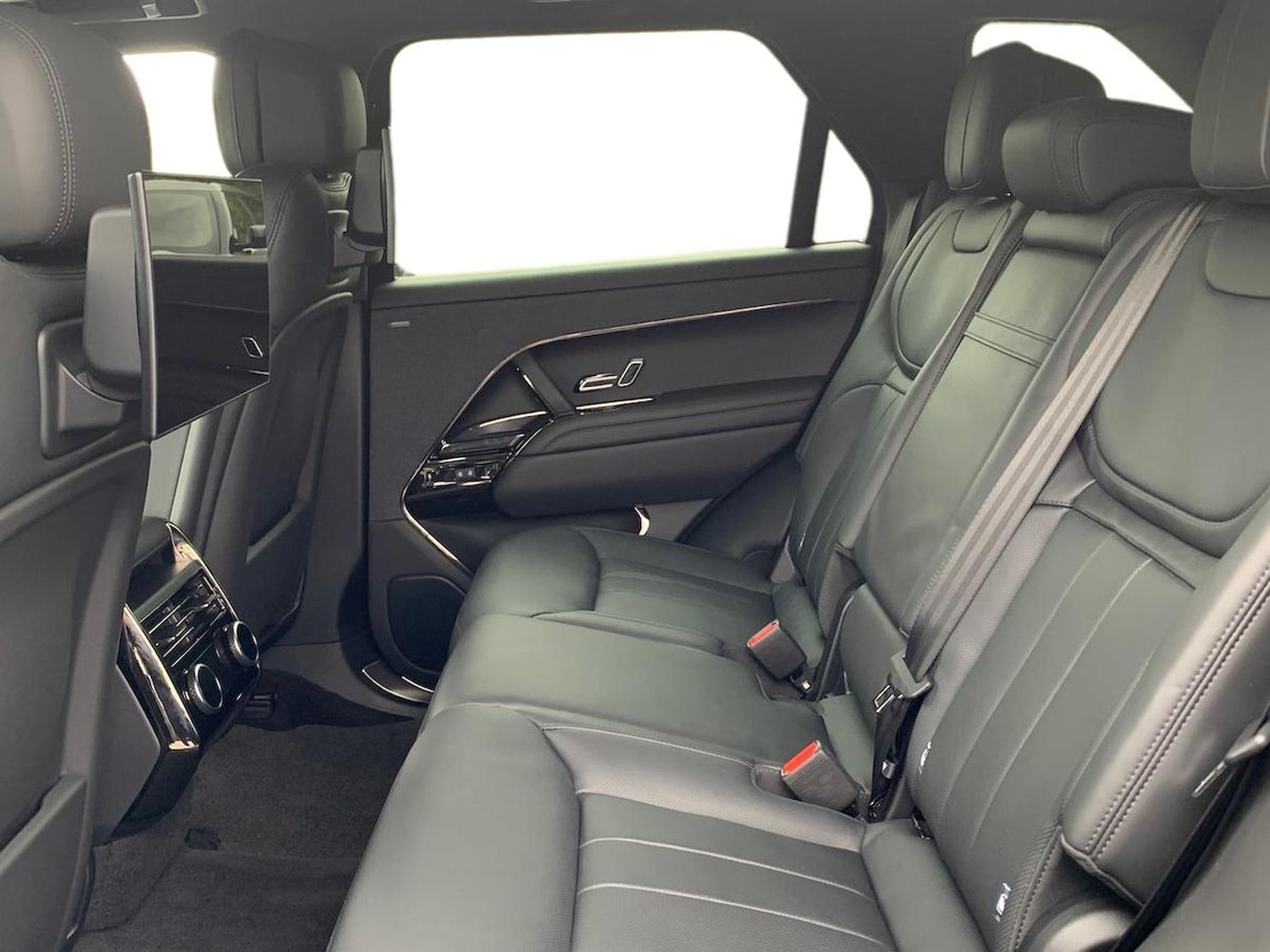 Used Land Rover Range Rover Sport 2024 for sale - 76525814: Photo 4