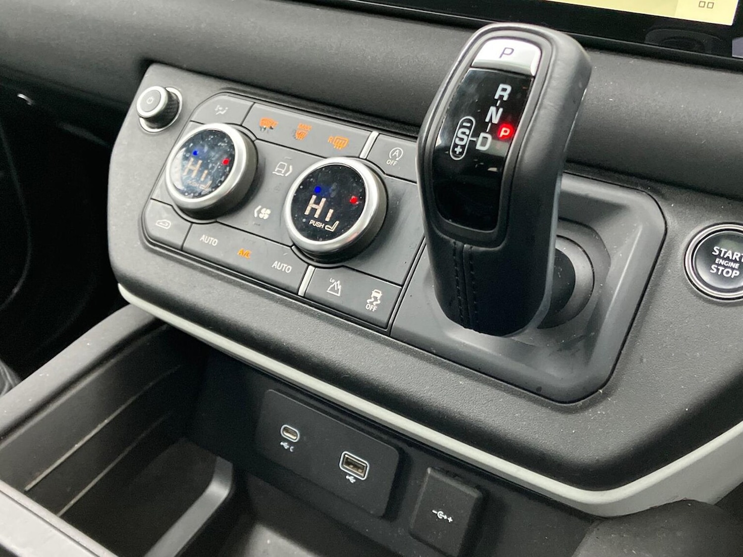 Used Land Rover Defender 2023 for sale - 77789586: Photo 13