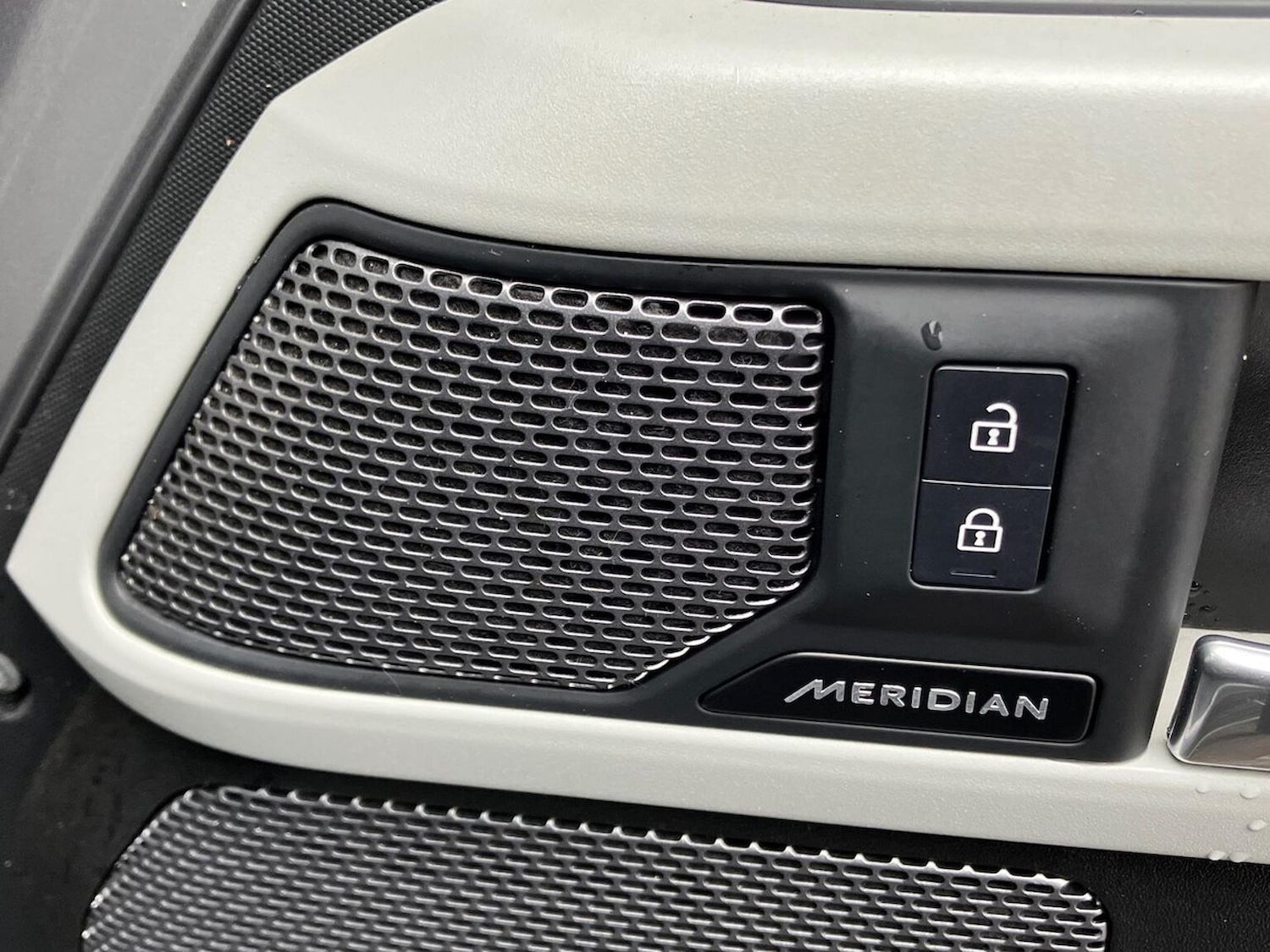 Used Land Rover Defender 2023 for sale - 77789586: Photo 24