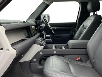 Used Land Rover Defender 2023 for sale - 77789586: Photo