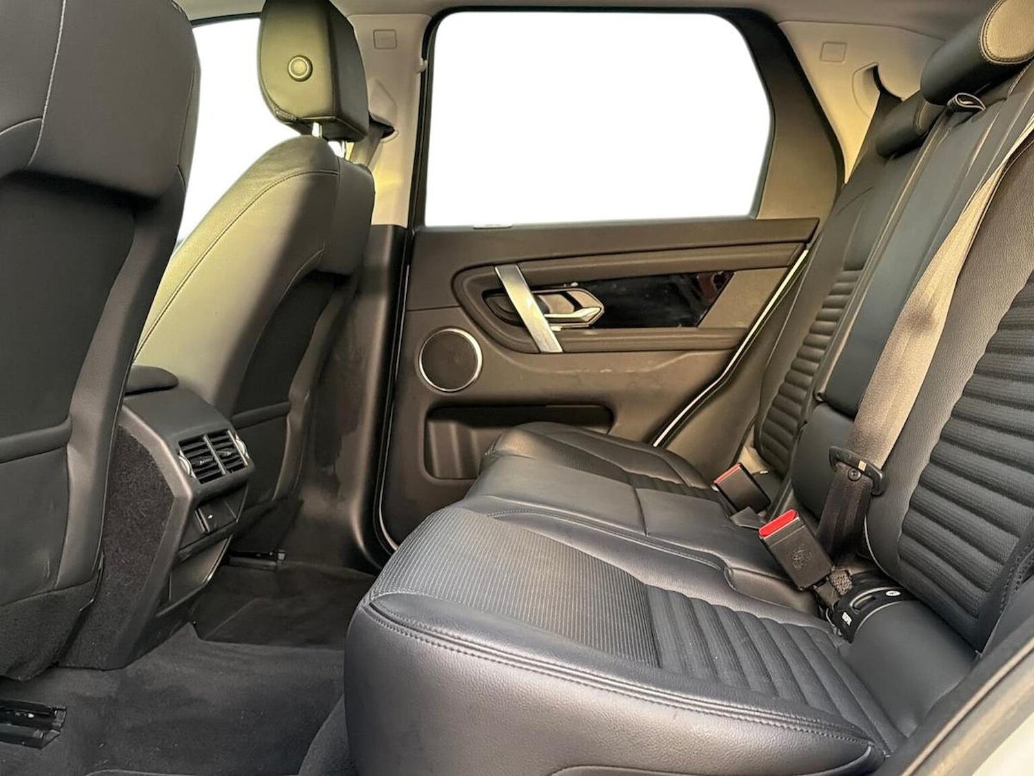 Used Land Rover Discovery Sport 2022 for sale - 76807556: Photo 4