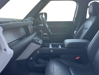 Used Land Rover Defender 2024 for sale - 79222779: Photo