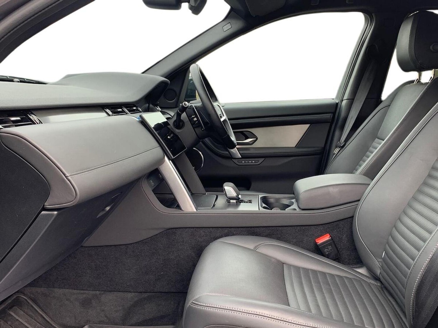 Used Land Rover Discovery Sport 2025 for sale - 76352461: Photo 3