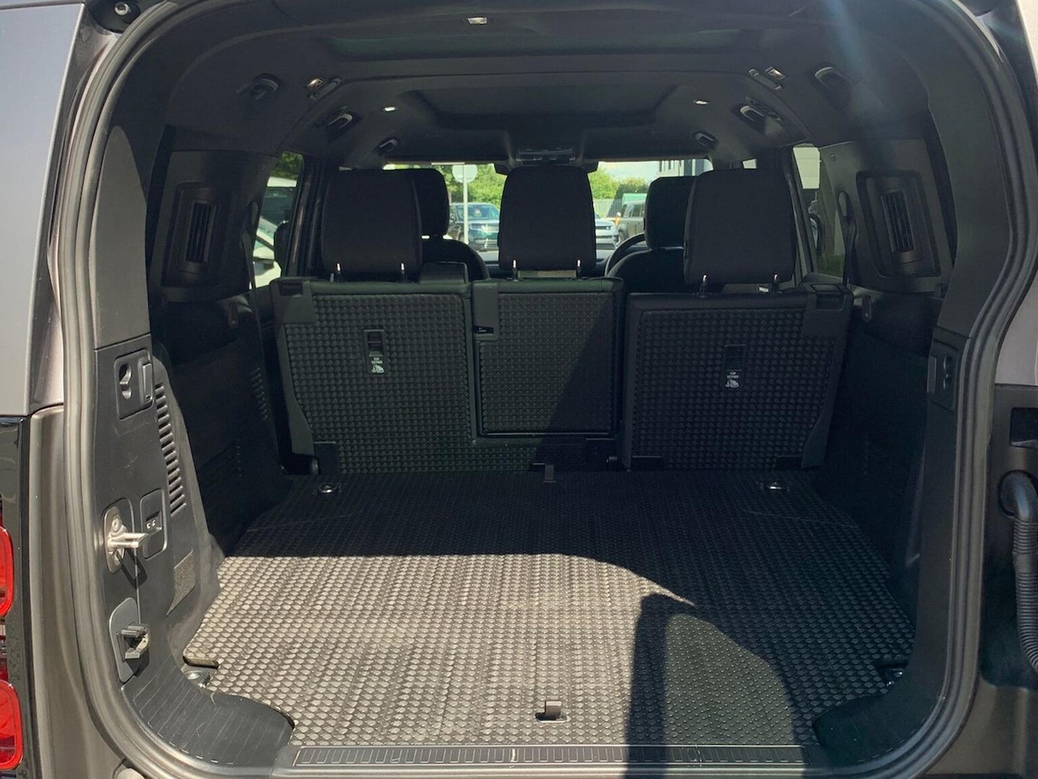 Used Land Rover Defender 2023 for sale - 76951184: Photo 10