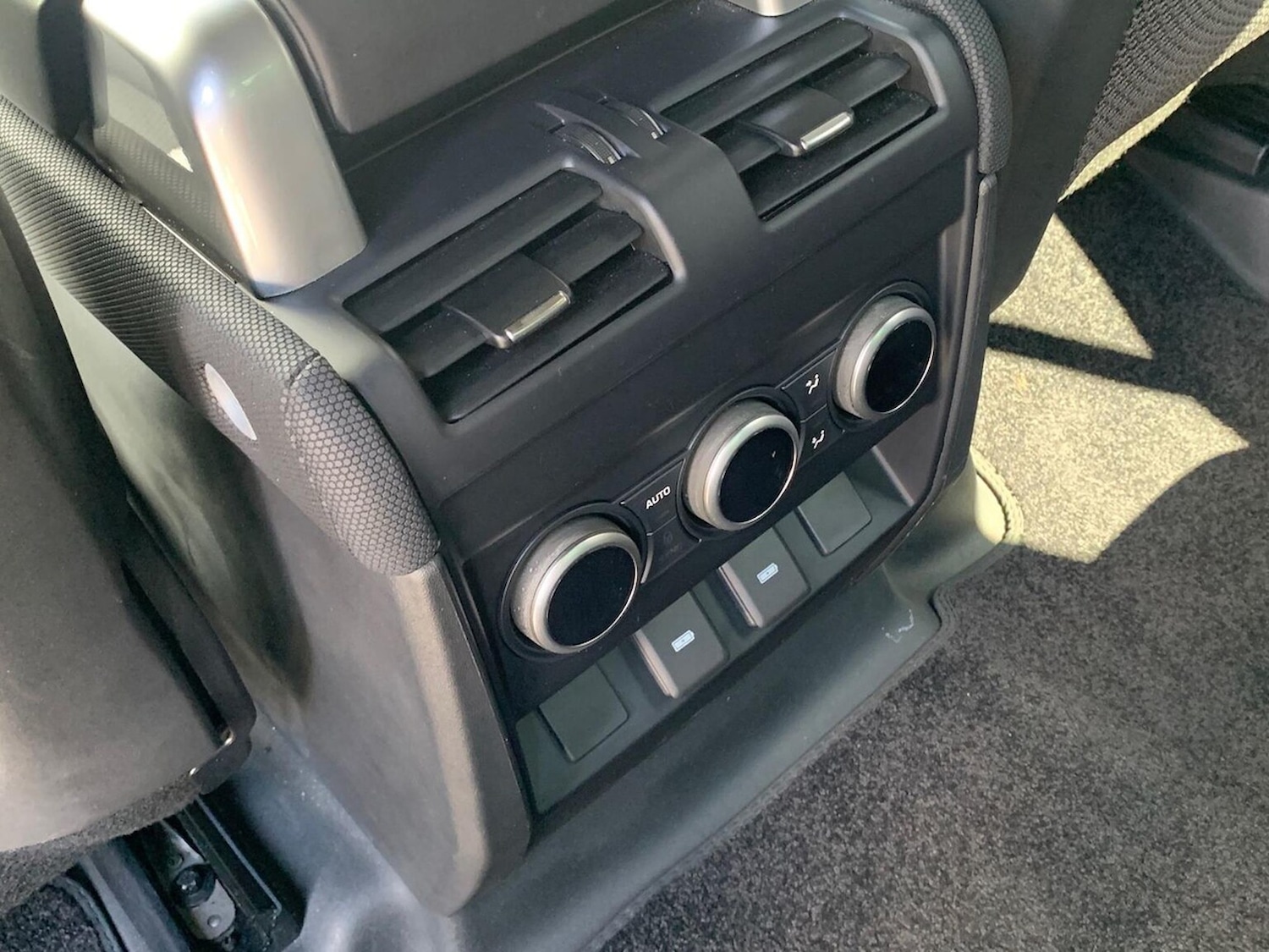 Used Land Rover Defender 2023 for sale - 76951184: Photo 18