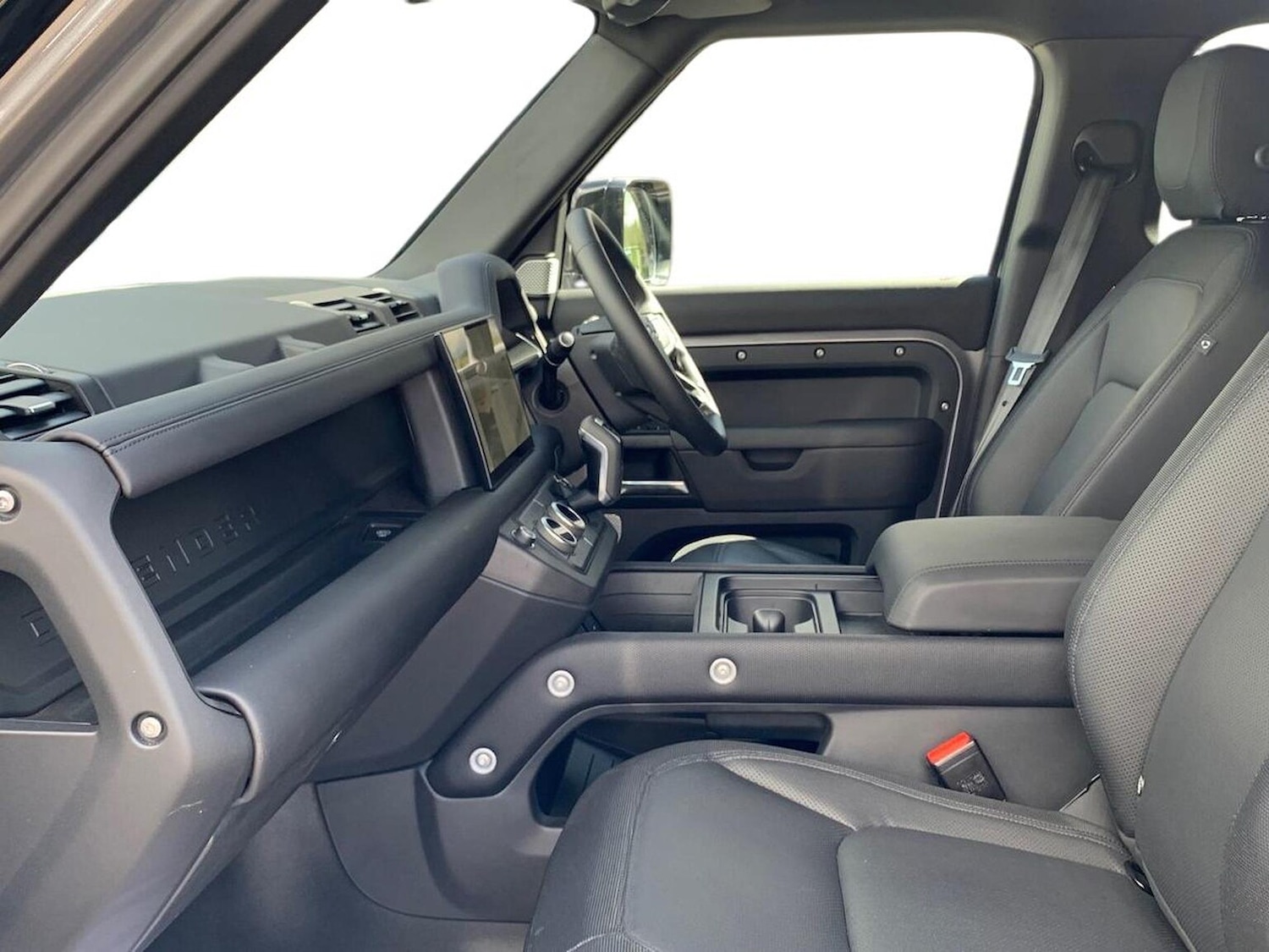 Used Land Rover Defender 2023 for sale - 76951184: Photo 3