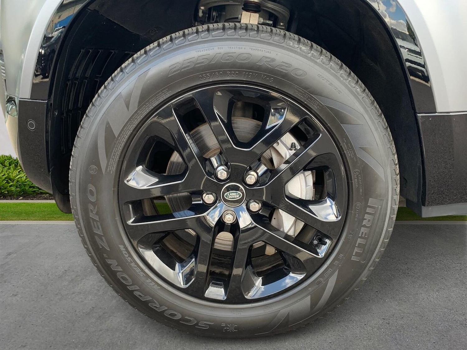 Used Land Rover Defender 2023 for sale - 76951184: Photo 8