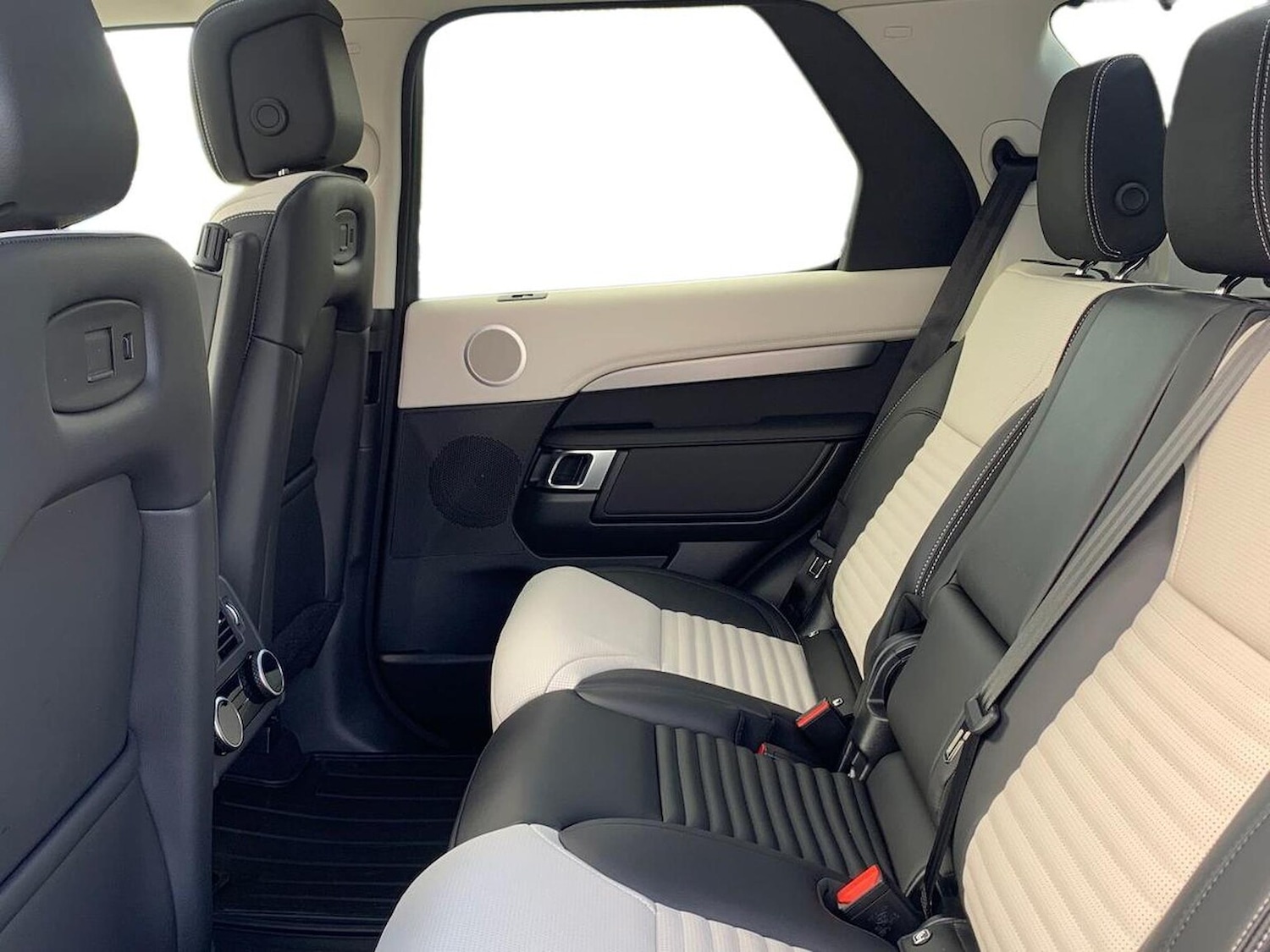 Used Land Rover Discovery 2025 for sale - 77489381: Photo 4