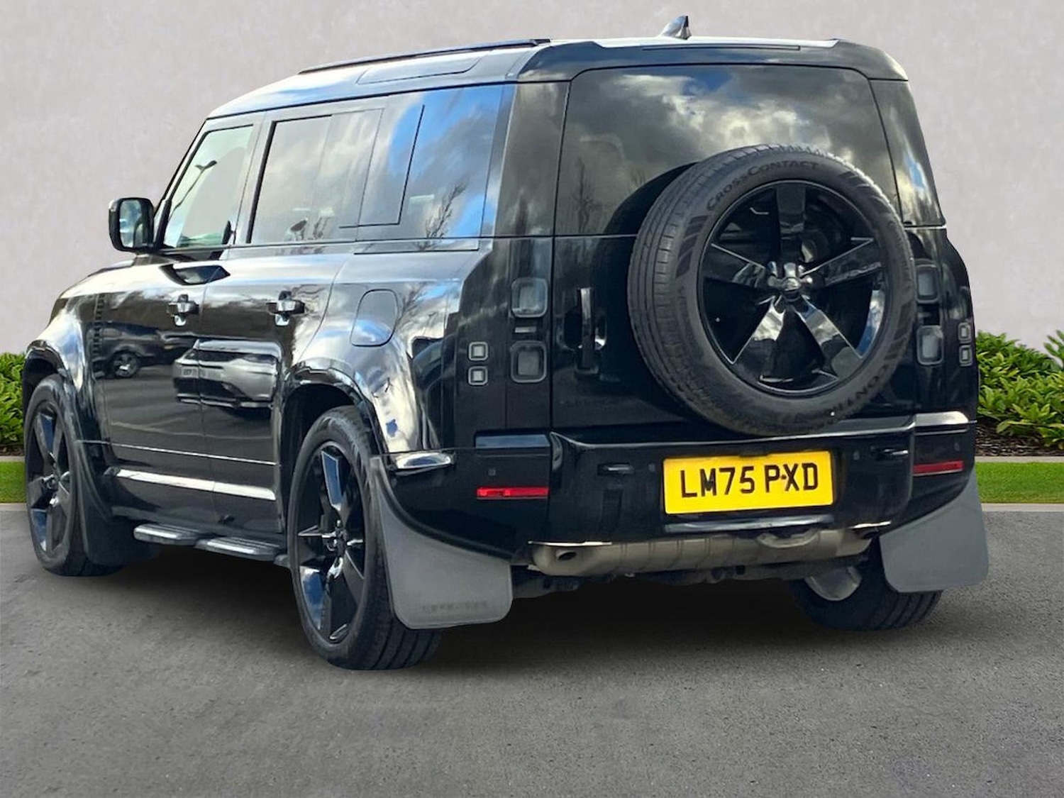 Used Land Rover Defender 2025 for sale - 78191600: Photo 2