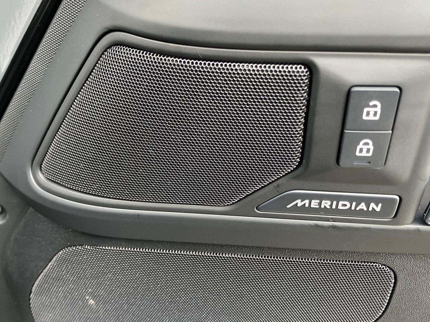 Used Land Rover Defender 2025 for sale - 78191600: Photo 26