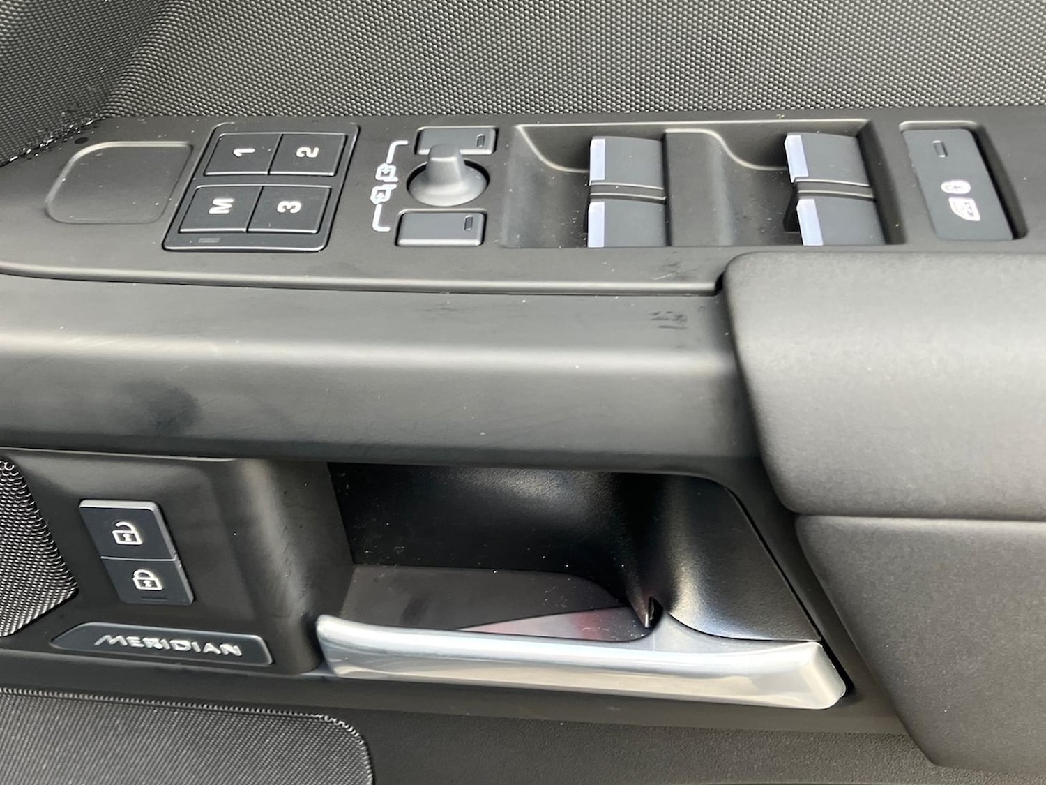 Used Land Rover Defender 2025 for sale - 78191600: Photo 27