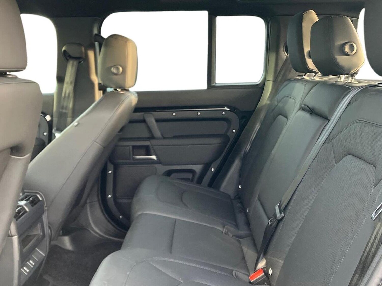 Used Land Rover Defender 2025 for sale - 78191600: Photo 6