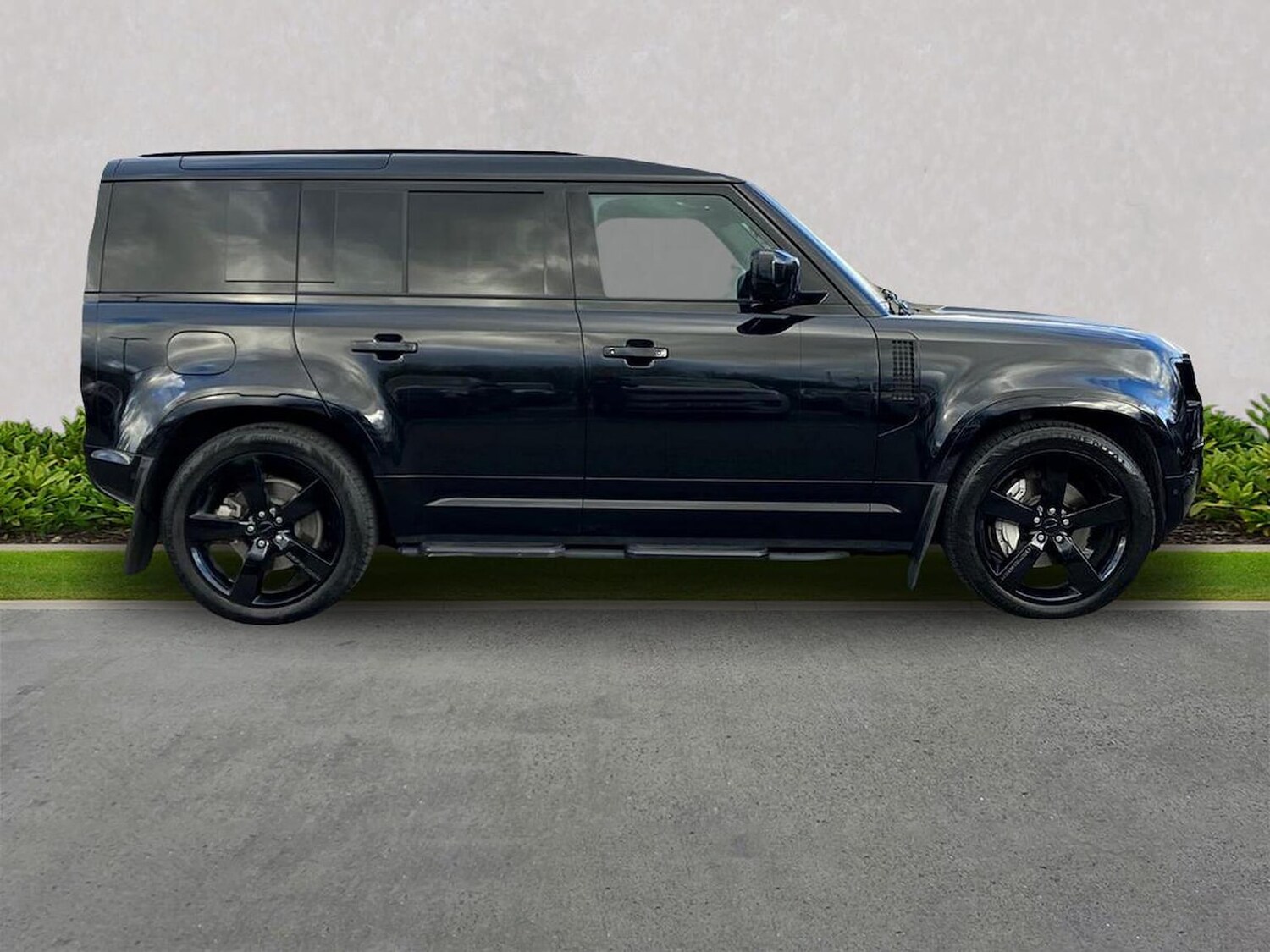 Used Land Rover Defender 2025 for sale - 78191600: Photo 7