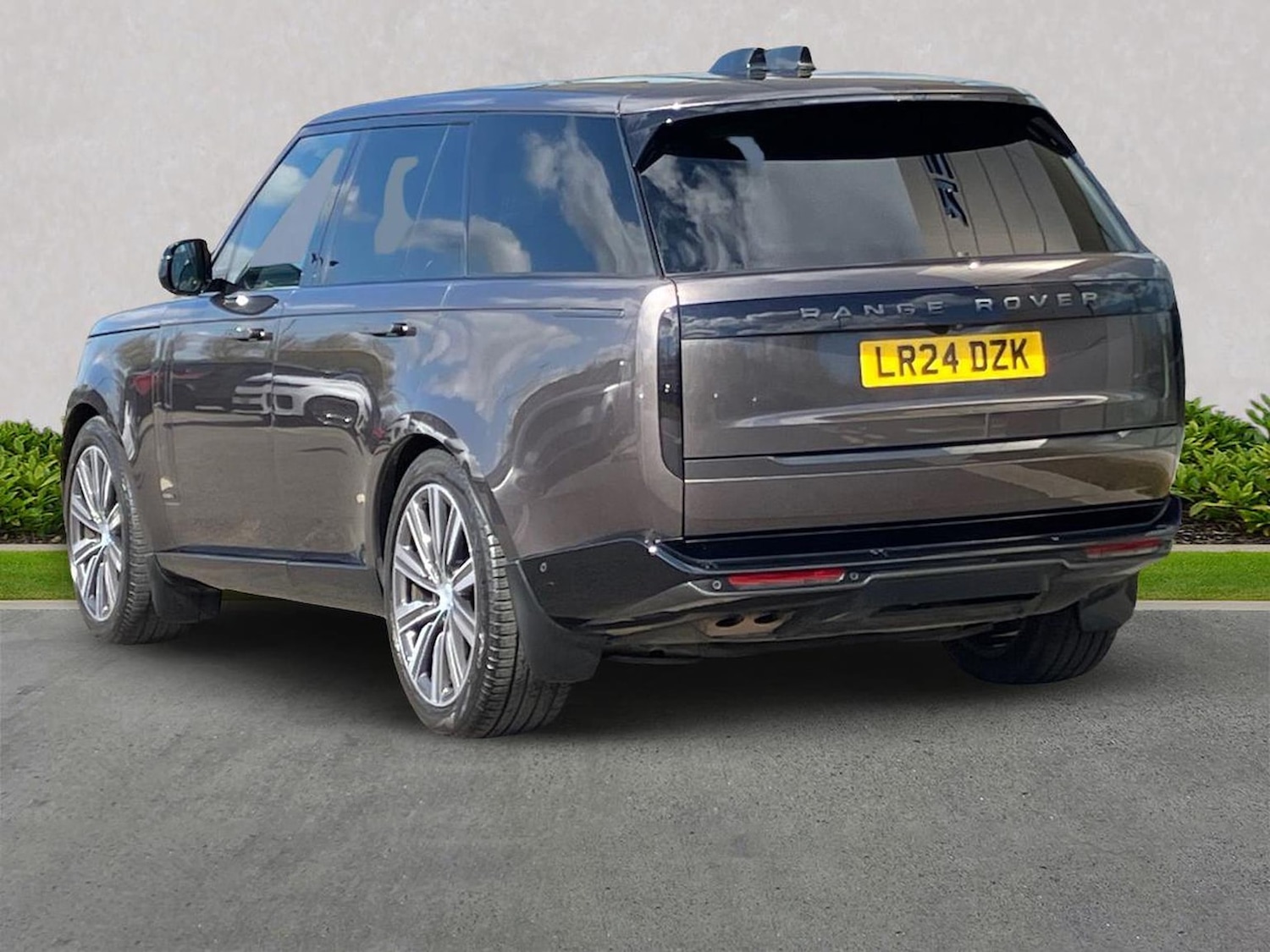 Used Land Rover Range Rover 2024 for sale - 78191759: Photo 2