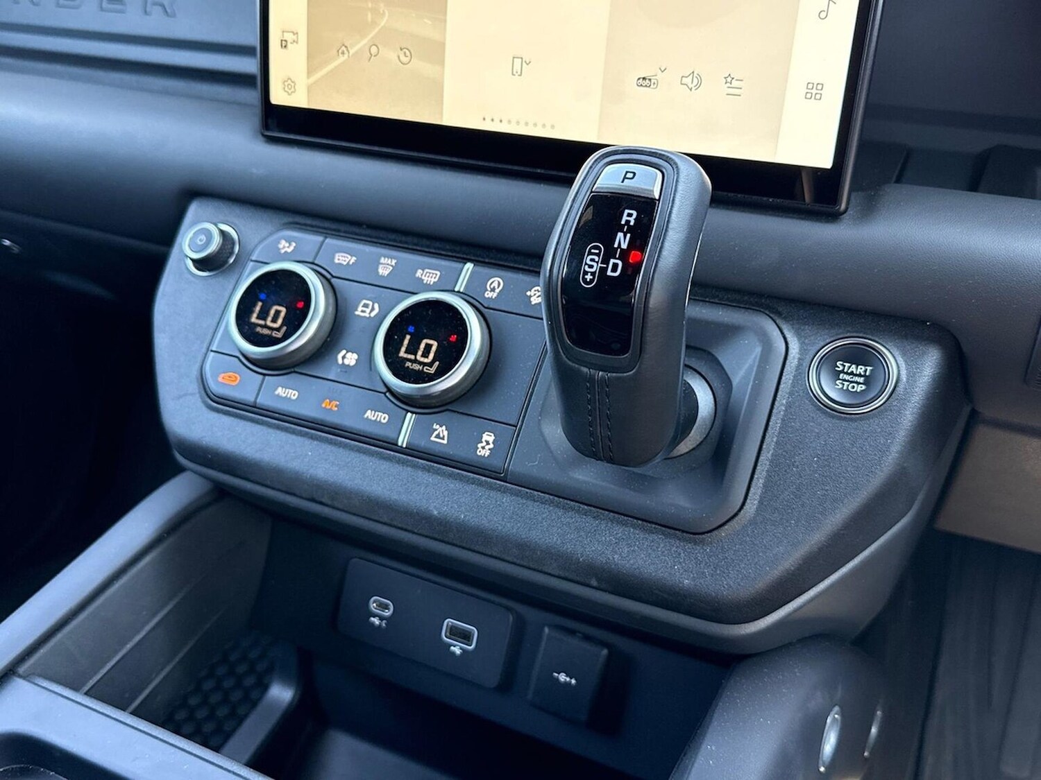 Used Land Rover Defender 2023 for sale - 76505005: Photo 13