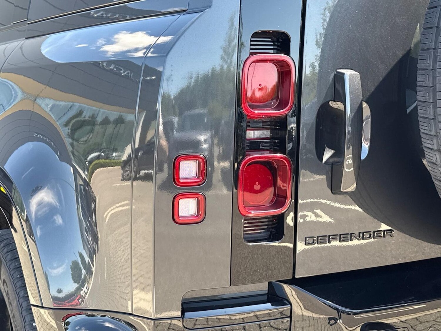 Used Land Rover Defender 2023 for sale - 76505005: Photo 19