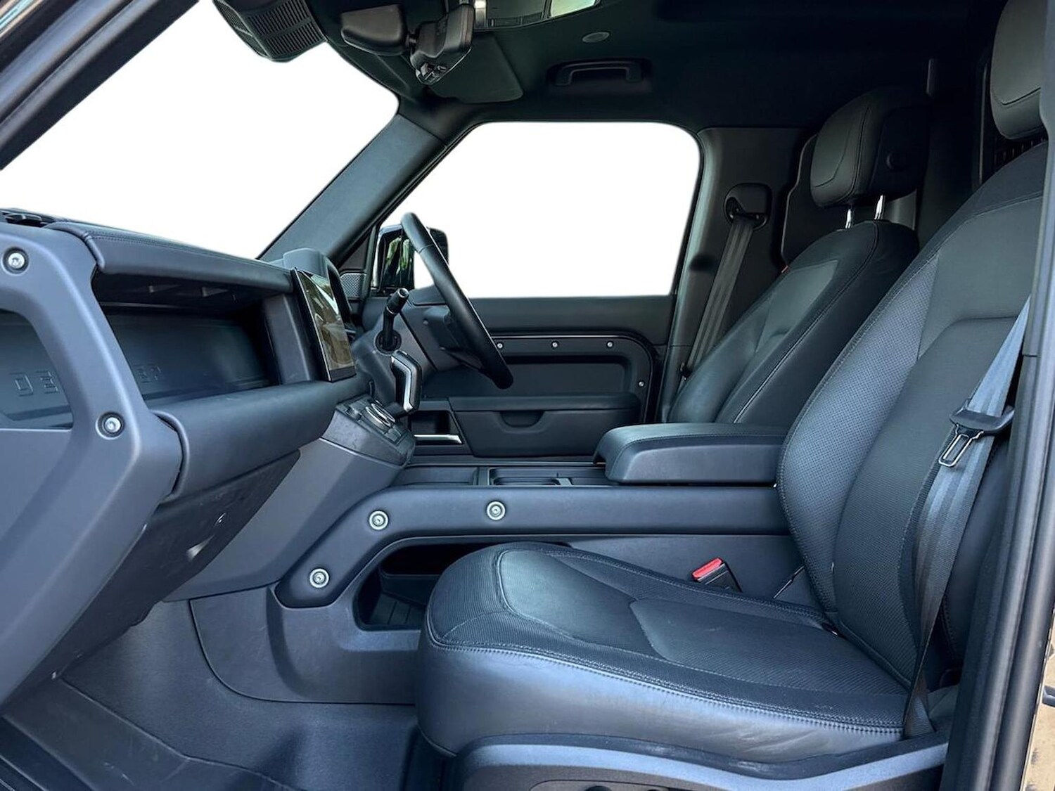 Used Land Rover Defender 2023 for sale - 76505005: Photo 3