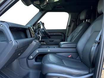 Used Land Rover Defender 2023 for sale - 76505005: Photo