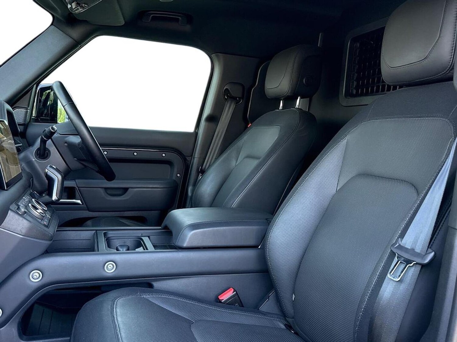 Used Land Rover Defender 2023 for sale - 76505005: Photo 4