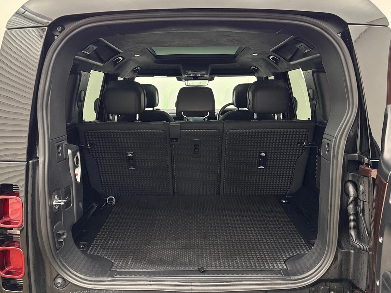 Used Land Rover Defender 2024 for sale - 78191748: Photo 12