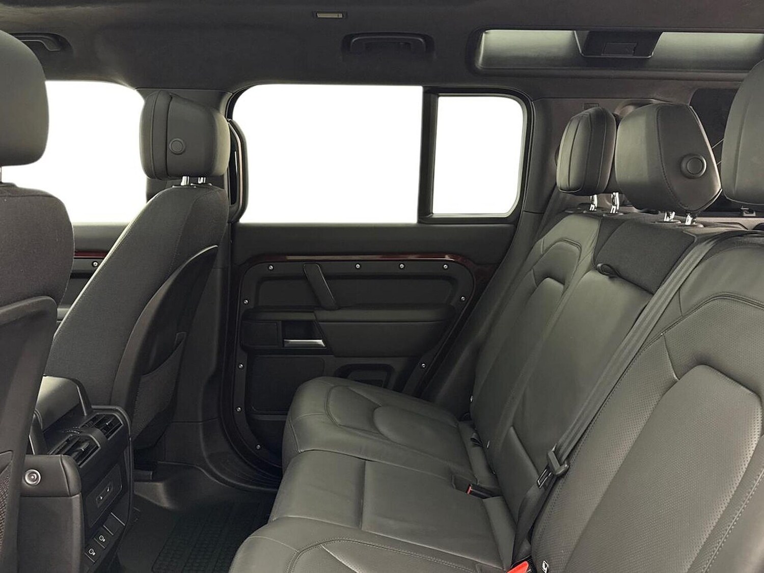 Used Land Rover Defender 2024 for sale - 78191748: Photo 6