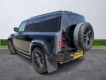 Used Land Rover Defender 2023 for sale - 79194811: Photo
