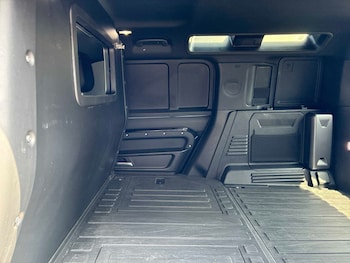 Used Land Rover Defender 2023 for sale - 79194811: Photo