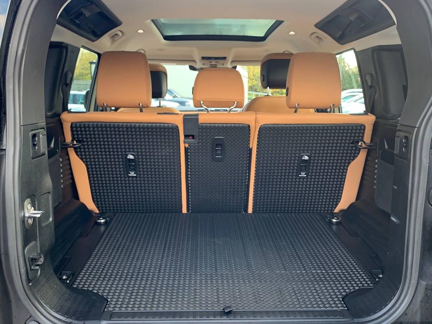 Used Land Rover Defender 2023 for sale - 76387193: Photo 10