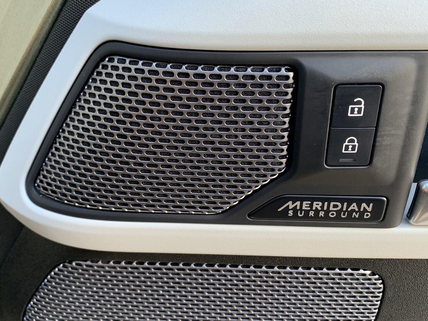 Used Land Rover Defender 2023 for sale - 76387193: Photo 24
