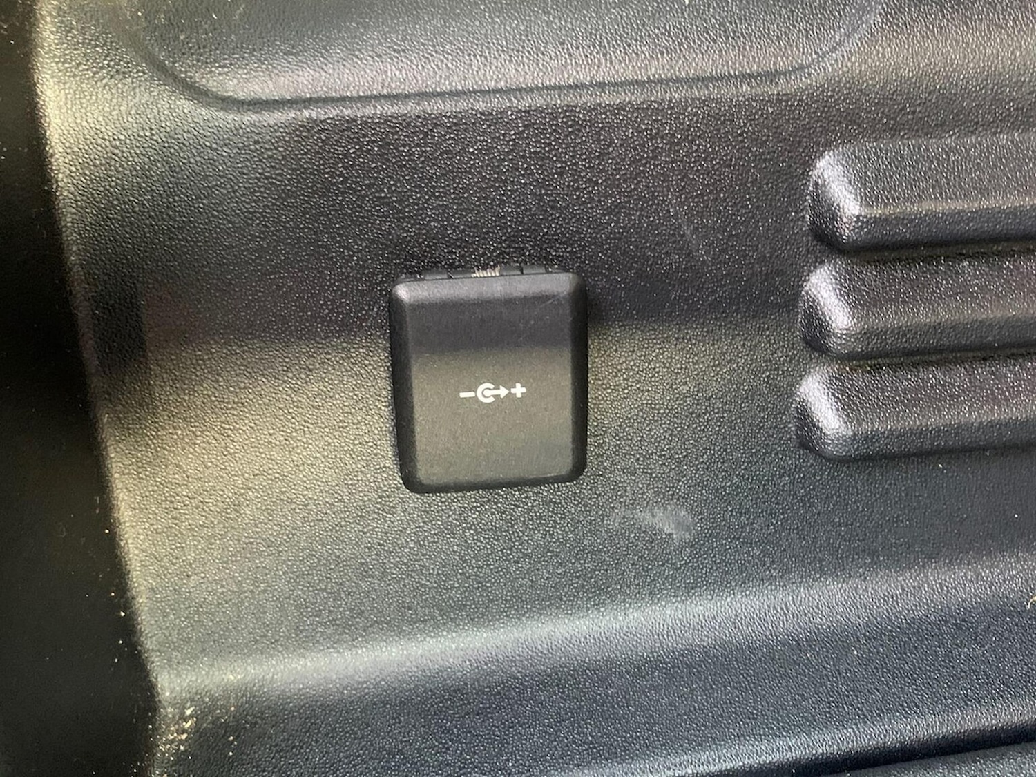 Used Land Rover Defender 2023 for sale - 76387193: Photo 34