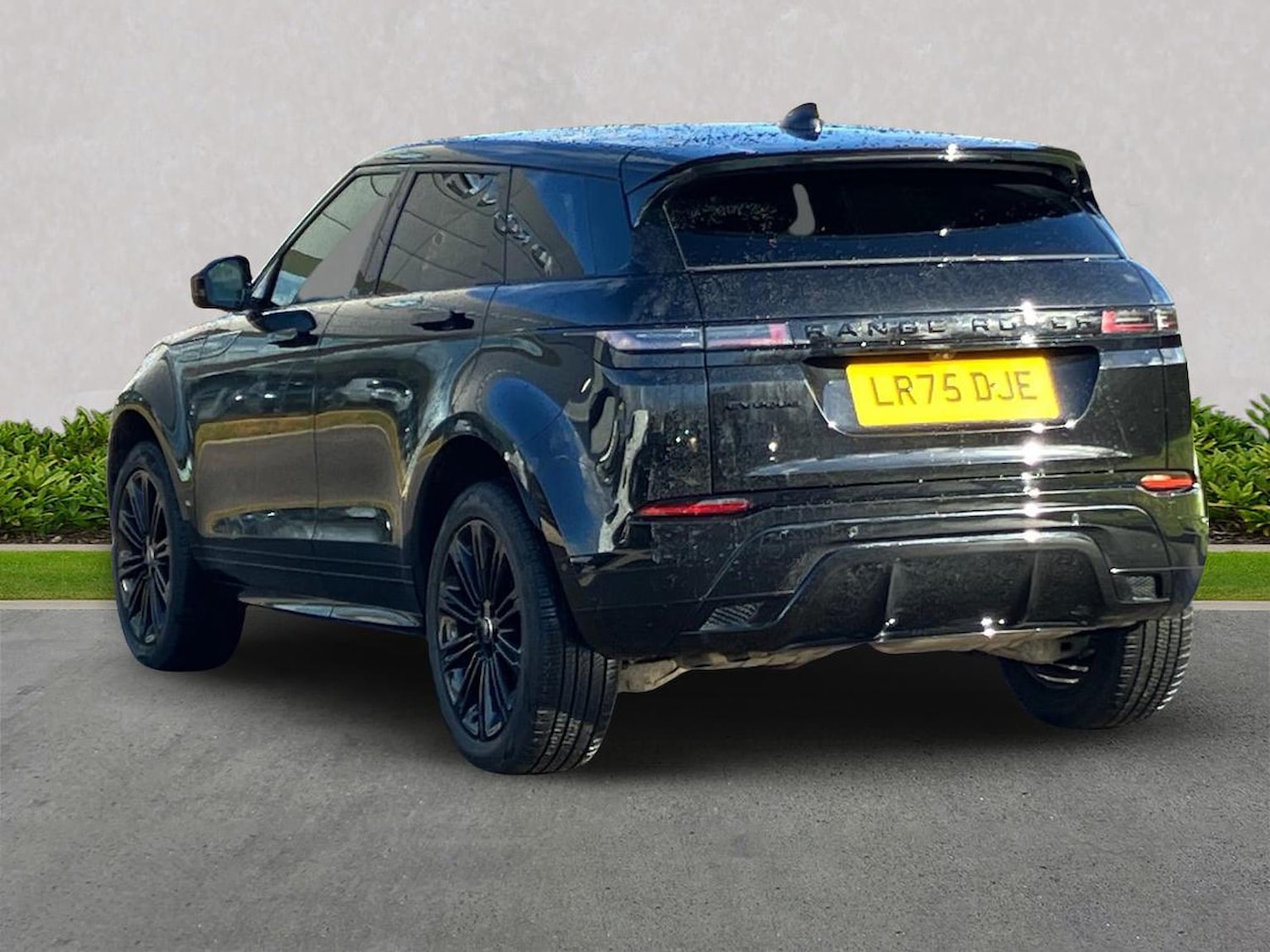 Used Land Rover Range Rover Evoque 2025 for sale - 78191572: Photo 2