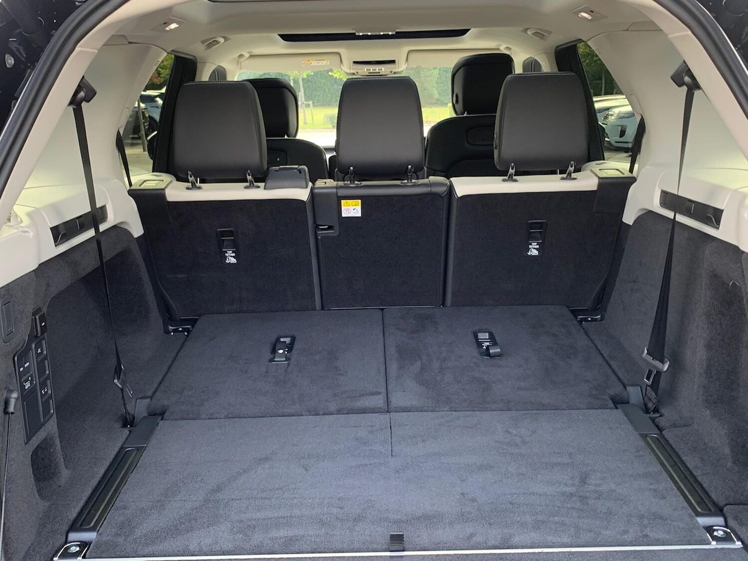 Used Land Rover Discovery 2025 for sale - 78191628: Photo 12