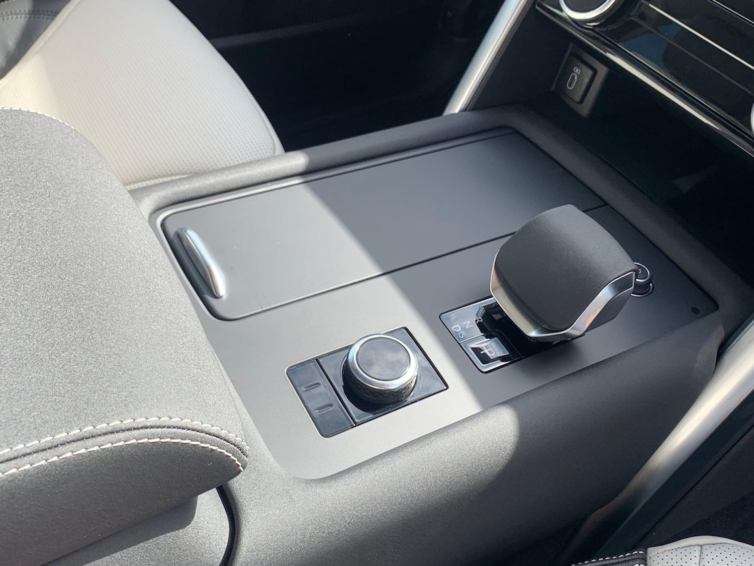 Used Land Rover Discovery 2025 for sale - 78191628: Photo 15