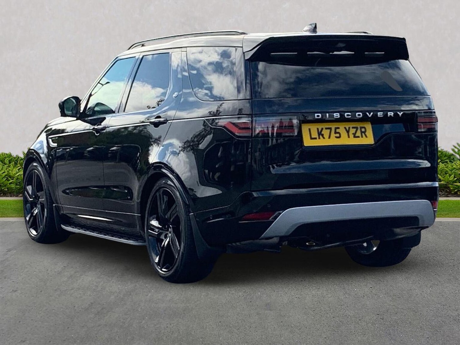 Used Land Rover Discovery 2025 for sale - 78191628: Photo 2