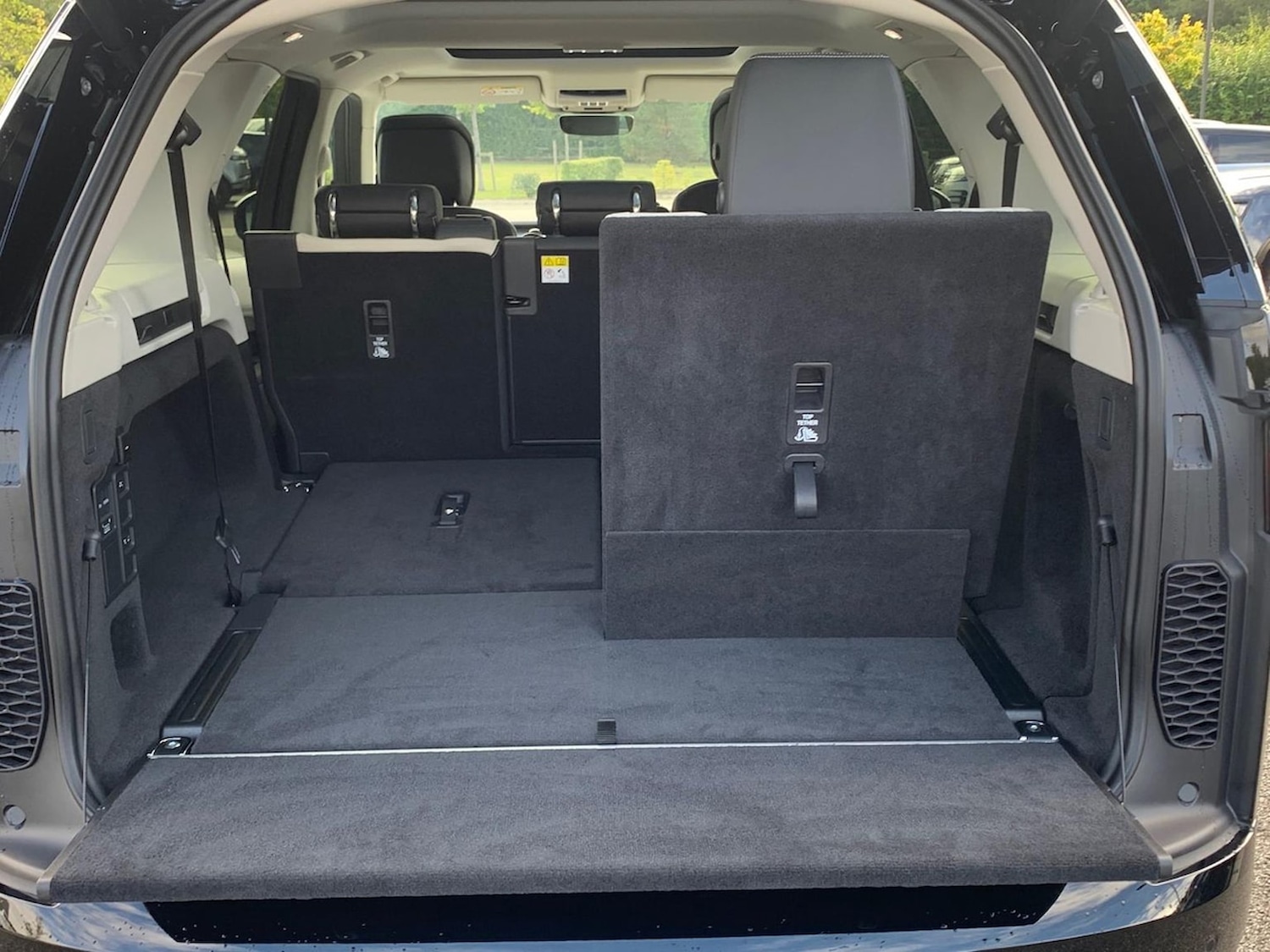 Used Land Rover Discovery 2025 for sale - 78191628: Photo 32